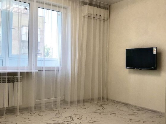 Власник !!! Продаж 1-кім. квартири з  євроремонтом Дарницький район Киев