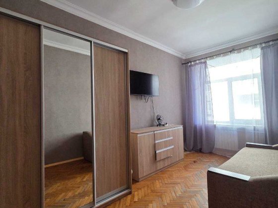 Продам 3к Сталінка,  м.Шулявська,  КПІ вул. Машинобудівна, 32/22, без% Киев