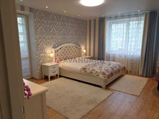 Велика трикімнатна цукерочка на Митниці! Центр! Черкаси