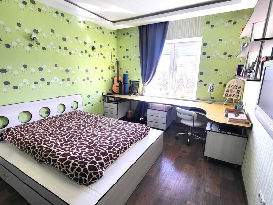 3 комнатная квартира по ул Пухова, дом 2008 г, кирпич mn Чернигов