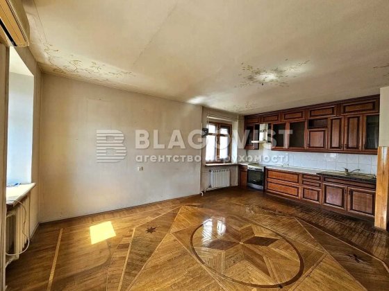 Оболонська 12. Цегла .82.2  м. Подол! Центр! Оболонь! Метро! Киев