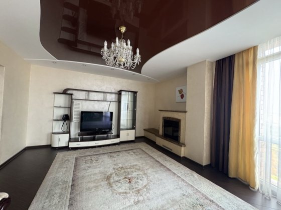 Продаж чудової 3-к  квартири в ЖК БК Мікромегас, вул. Рівненська 5а. Черновцы