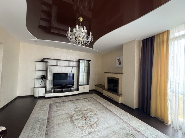 Продаж чудової 3-к  квартири в ЖК БК Мікромегас, вул. Рівненська 5а. - фото 1