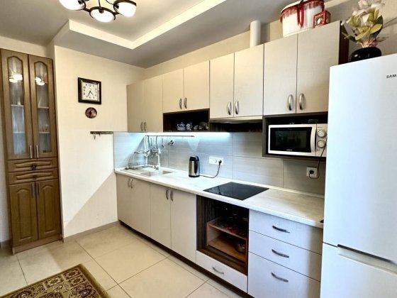 Продаж без% 2-к квартири ЖК Славутич метро 2 хв вул Зарічна Генератор Київ