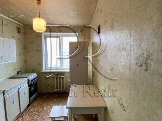 Продаж 3 кімнатної квартири на Оболоні біля метро Мінська, цегляний Киев