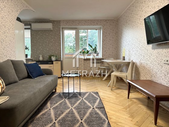 Затишна 2к квартира 45 м² м.Дарниця Киев