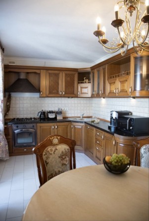 Продаж 3- кімнатної квартири по вул. Різдвʼяна 50 - фото 1