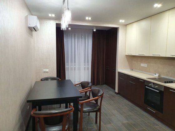 Продаж стильної 2-кімнатної квартири в закритому ЖК по вул. Шевченка Чернигов