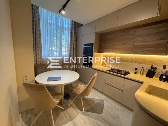 Продаж 2к квартири метро Дарниця, вул. Гетьмана Павла Полуботка Киев