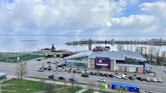 Трьох кімнатна квартира з видом на Дніпро - фото 1