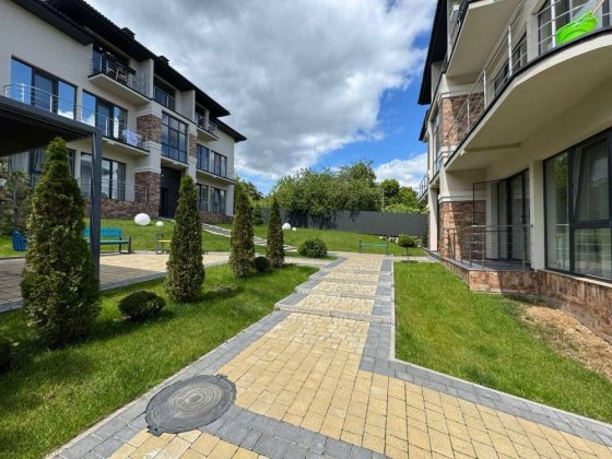 Продаж однокімнатної квартири з орендарями вул.Висока| Клубний будинок Ужгород