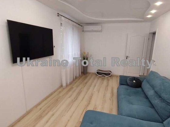 ПРОДАЖ! 3 кімнатна квартира з ремонтом біля Колібрісу! Вул Курінного 3 Киев