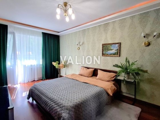 Продаж 1 кім. квартири, ремонт, Харківське шосе, метро Харківська Киев