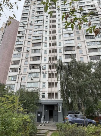 ТЕРМІНОВО ПРОДАЖ трикімнатної квартири на Позняках, вул. Ахматової - фото 1