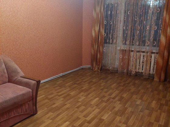 Продається трикімнатна квартира Чернигов