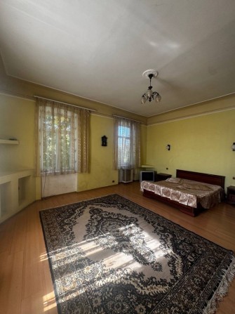 ТЕРМІНОВО Продається 2 кім квартира ЦЕНТР - фото 1