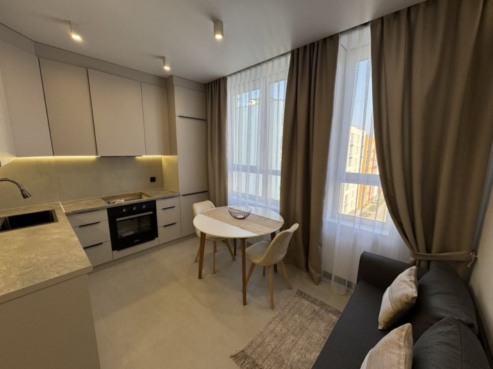 Продаж 1-к новобудови в центрі міста - фото 1