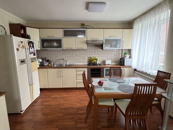 Продаж 2- во кімнатної квартири в центрі міста Чернигов