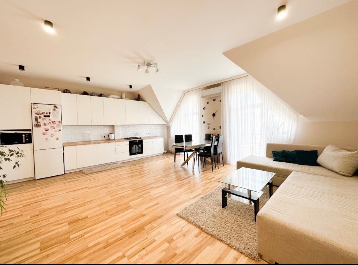 Продаж великої 3 кім. кВ, район Володимирська - фото 1