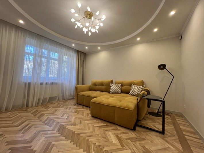 Продажться 3–кімнатна квартира на Проспекті Космонавтів - фото 1