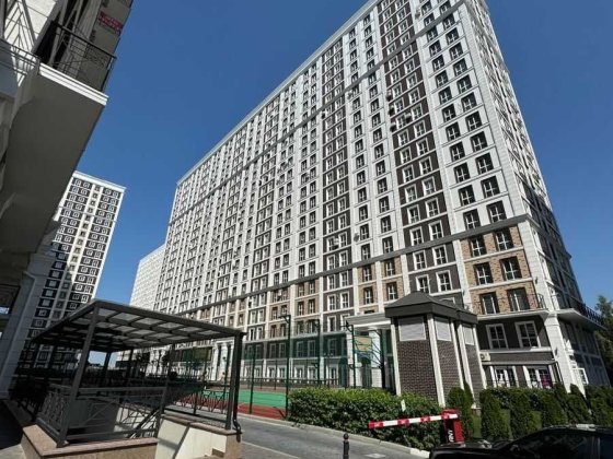 Продаж квартири ЖК Нова Англія 41м2 під ремонт Михайла Максимовича 24 Киев