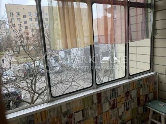 Продаж 1 к кв Лівобережна Аболмасова Панельна Дніпровський район Київ