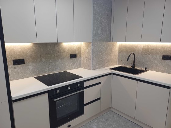 євро 2к. кв. в Одеський Бульвар метро Теремки 7 поверх Київ