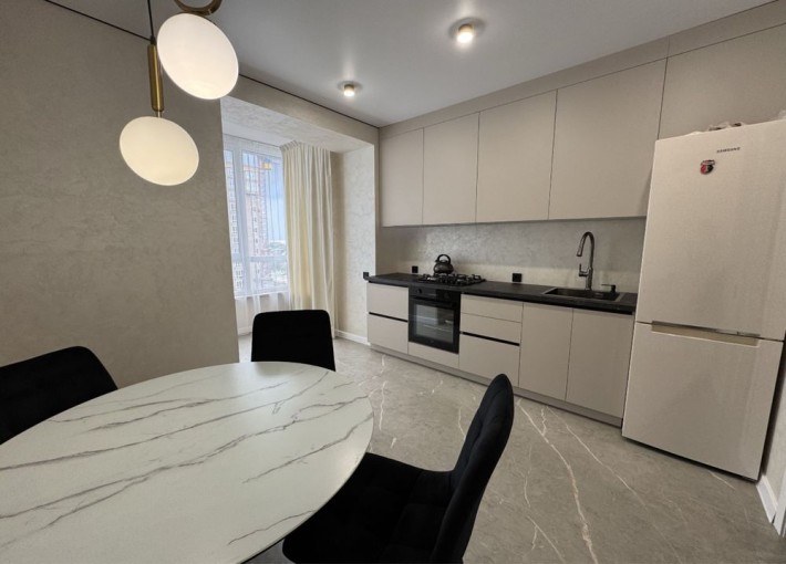 Продаж 2-кім новобудови з ремонтом - фото 1