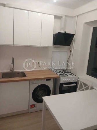 Оболонь метро 5 хв Продаж 3к з ремонтом Оболонський просп 7б - фото 1