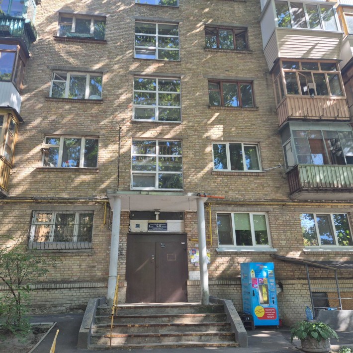 Продам 2-кімн.,ст.м."Політехнічний інститут", вул.Сім'ї Бродських 3-А. - фото 1