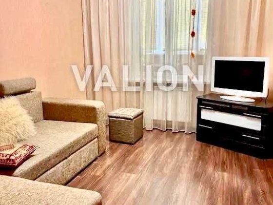 Продаж 2 кімн. квартири по вул.Анни Ахматовой 14-Б, метро Позняки Киев