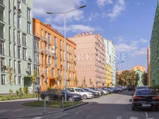 Комфорт Таун,Дніпровський р,Дарниця,Лівобережна,Соцмістечко . Киев