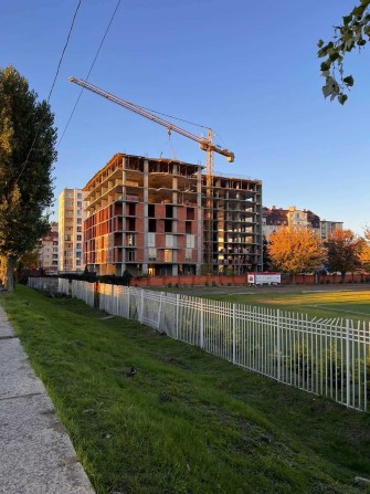 Продаж 3-кімнатної в ЖК "LuxAR"-з видом на стадіон і річку - фото 1