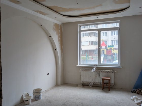 Продається 2-кім новобудова з незакінченим ремонтом Черновцы