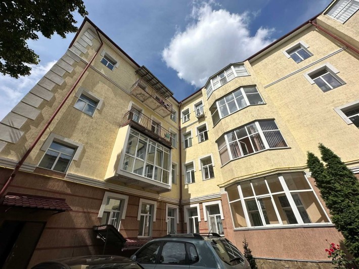 Продам  хорошенькую  квартиру  у самому ЦЕНТРІ міста!! ТОРГ! - фото 1