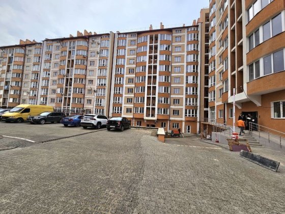 Продається 2-кімнатна новобудова на Героїв Майдану Чернівці