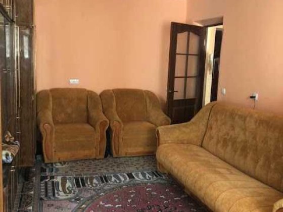 продається 2 км квартира Чернівці