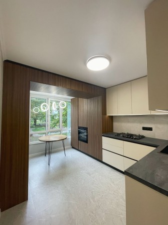 Продаж 2-к квартири, район Комарова - фото 1