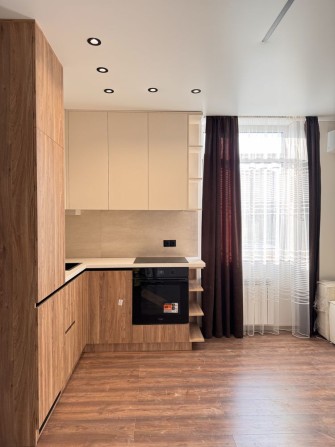 Продається нова 1,5 кімнатна, простора квартира. - фото 1