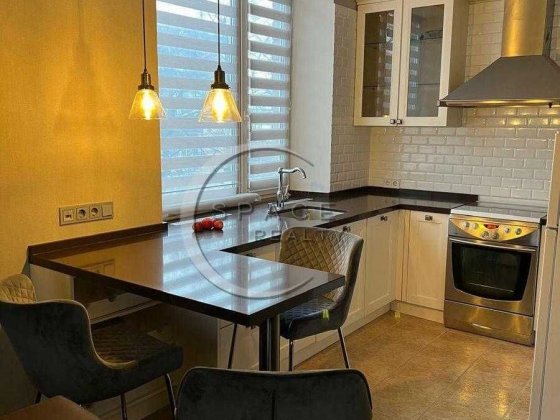 Продаж 3-к. квартира з дизайнерським ремонтом біля метро Васильківська Киев