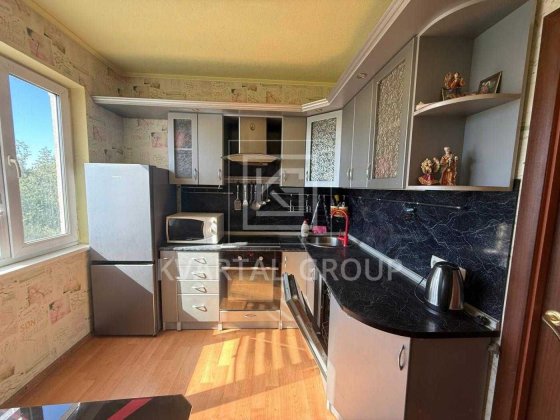 Продам ГАРНУ 2к квартиру з ремонтом, меблями, технікою. Балкон. Киев