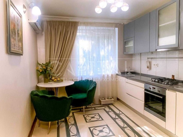 Продаж трьошка на проспект Науки, 24 Голосеево - фото 1