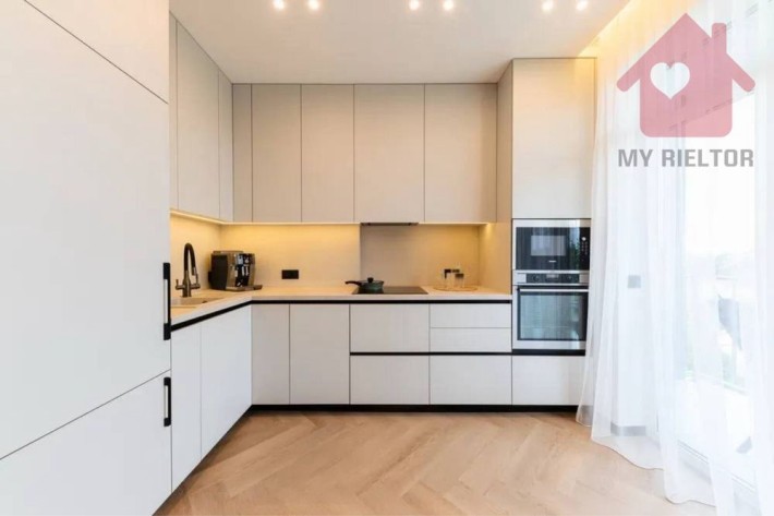 Продаж сучасної 1,5 к квартири в центрі Ужгорода - фото 1