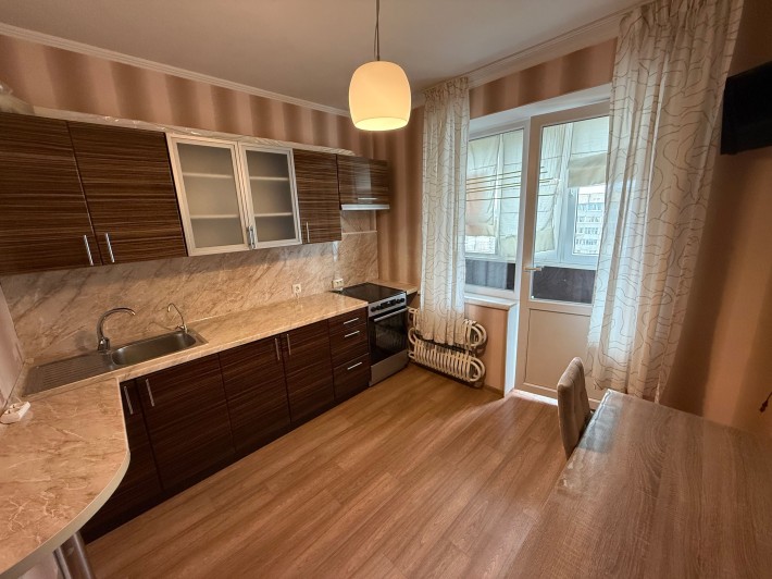 1-кімнатна квартира з євроремонтом на Тополі-3 / краща ціна - фото 1