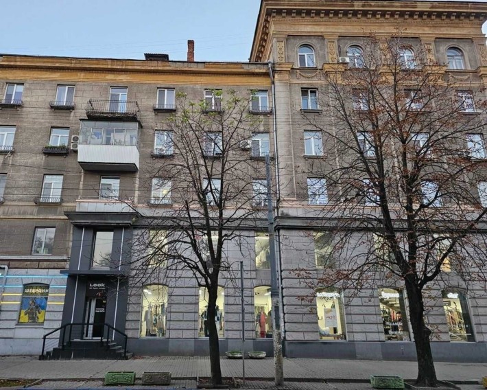 Продам 2-к квартиру с ремонтом, центр! Сталинка, 56м², пр. Яворницкого - фото 1