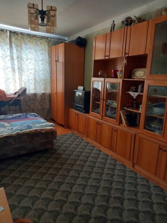 Продам 3 кімн.квартиру недалеко від центру - фото 1