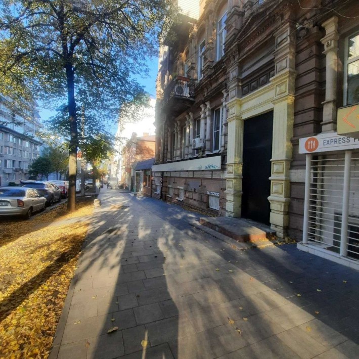 Продам 2к. квартиру в центрі міста. - фото 1