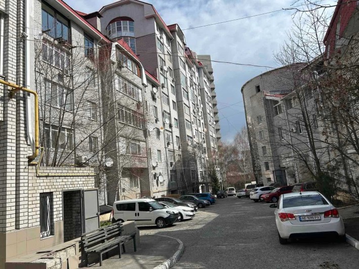 Продам 3-х комнатную квартиру - бельэтаж - Космическая -90 м.кв! - фото 1