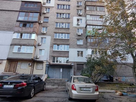 4к низ Мазепы(Петровского) 2/9 без комиссии Днепр