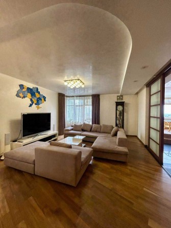 БЕЗ комісії! Продаж 3-кімнатної квартири з ПАРКОМІСЦЕМ на 2 автівки - фото 1